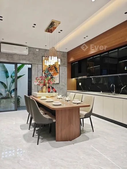 Siêu phẩm 3 tầng MT Đường 5.5m HOÀ PHÚ sát KHU E Kim Long, siêu thị MEGA- TP Đà Nẵng