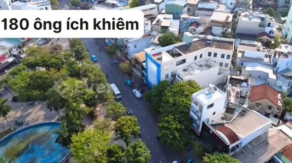 Hoa hồng 300tr ,nhờ ae kết hợp .!Cần bán lô đất 2 mặt tiền 180 ông ích khiêm ,trung tâm hải châu