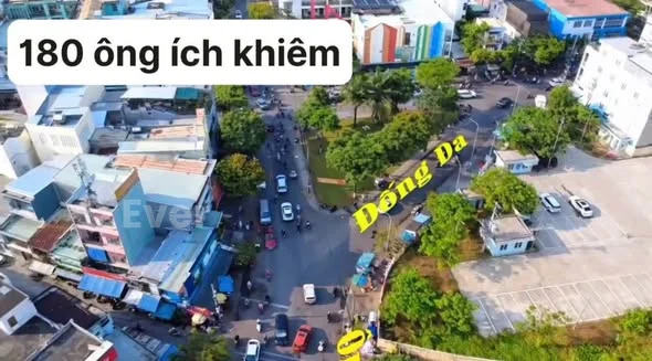 Hoa hồng 300tr ,nhờ ae kết hợp .!Cần bán lô đất 2 mặt tiền 180 ông ích khiêm ,trung tâm hải châu