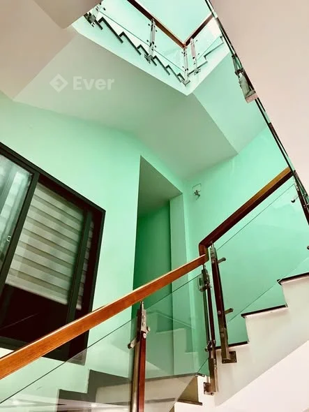 Dương Đức Hiền . 72m2 . 3 tầng . ngang 4.5m đẹp 6.x tỷ thương lượng chính chủ