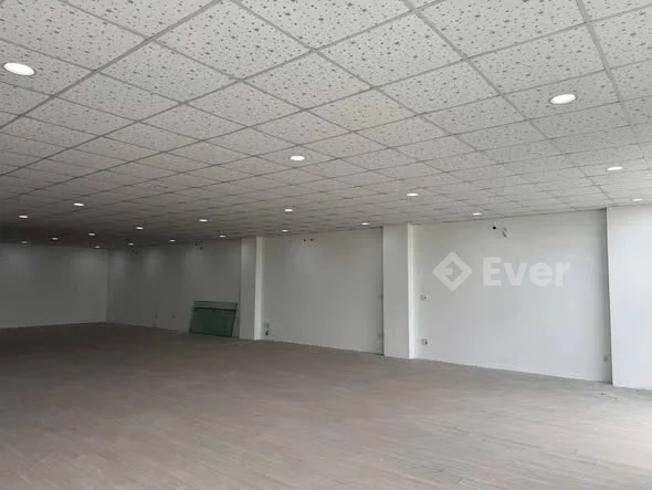 Cho thuê tòa văn phòng hòa xuân. Đường bùi trang chước 10,5m. Phù hợp kinh doanh , làm văn phòng