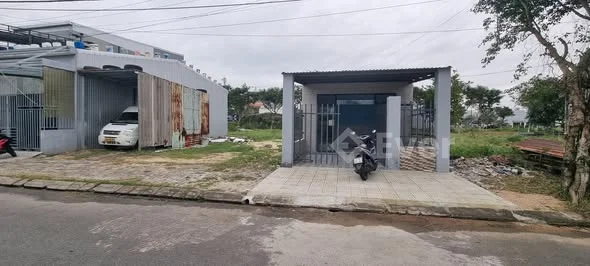 NHÀ CẤP 4 ĐƯỜNG TRẦN VĂN GIẢNG ĐƯỜNG 5.5M VỈA HÈ 3M HƯỚNG BẮC