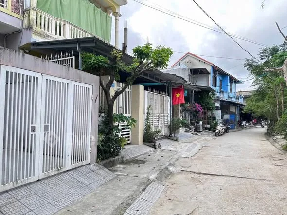 NHÀ MẶT TIỀN NGUYỄN HỮU CẢNH - CẠNH KQH ĐẠI HỌC HUẾ - KHÔNG LỤT