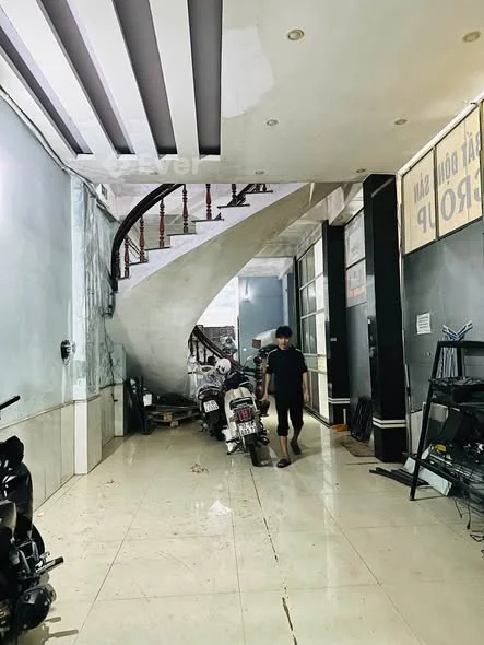 Bán nhà 4 tầng mặt tiền đường Phan Bội Châu, Trường An, Tp.Huế.