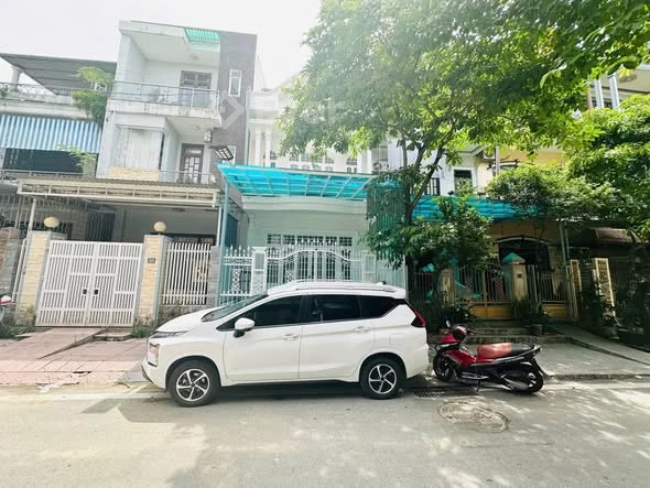 Bán Nhà 3 tầng mặt tiền Nguyễn Đức Tịnh, phường An Đông, TP Huế 5,0xx tỷ - DT: 101,75m2, ngang 5,5m