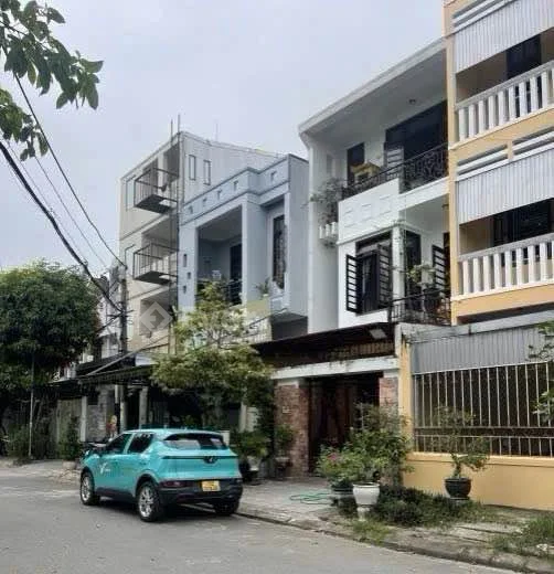 Bán nhà 3 tầng KQH Trường Bia Mặt Tiền Đường Lê Khắc Quyến View Công Viên - Dtich : 137,9m2