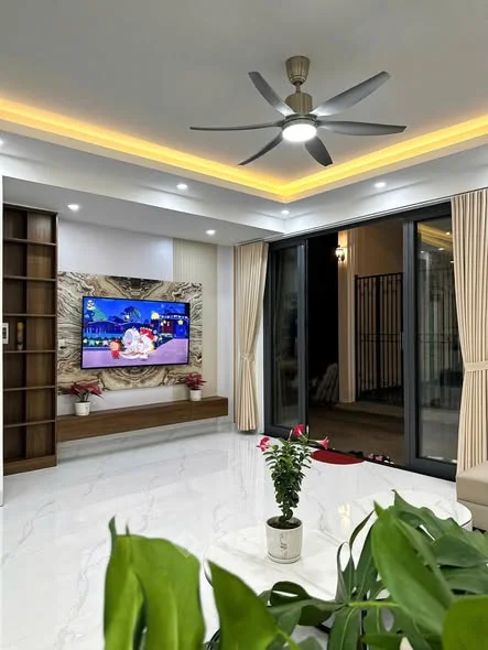 MỞ BÁN SIÊU PHẨM NHÀ 2 TẦNG 4 PHÒNG NGỦ - KIỆT Ô TÔ HOÀNG QUỐC VIỆT - NGAY TTTP HUẾ