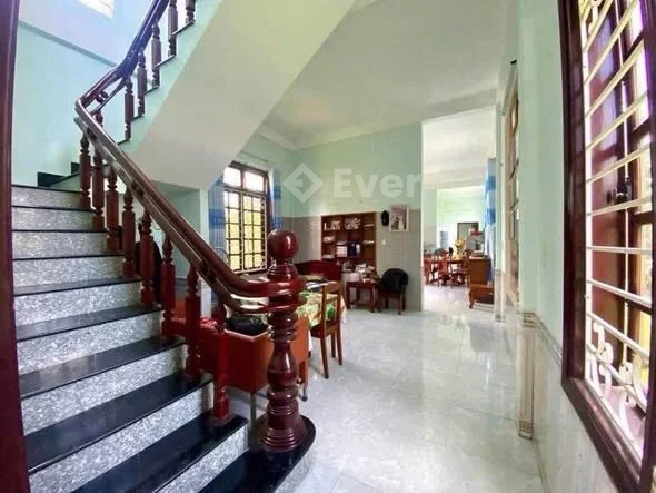 Bán nhà 3 tầng kiệt oto đường Bùi Thị Xuân . TP Huế . Gia 3.3x ty TL- DT: 145,6m² - Thỏa thuận - 145.6m²