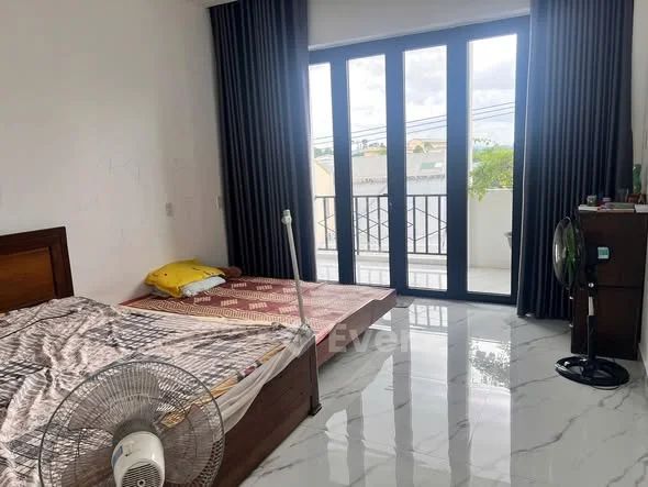 Bán 2 căn nhà liền kề 4 tầng mặt tiền Nguyễn Hữu Cảnh ( không lụt) - cách dê Quốc Kệ 150m