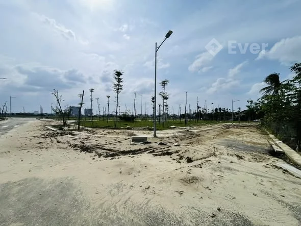 KQH Tôn Thất Cảnh – phía Nhất Đông, Vỹ Dạ, TP Huế• Diện tích: 89m² (ngang 5,5m – full đất ở)