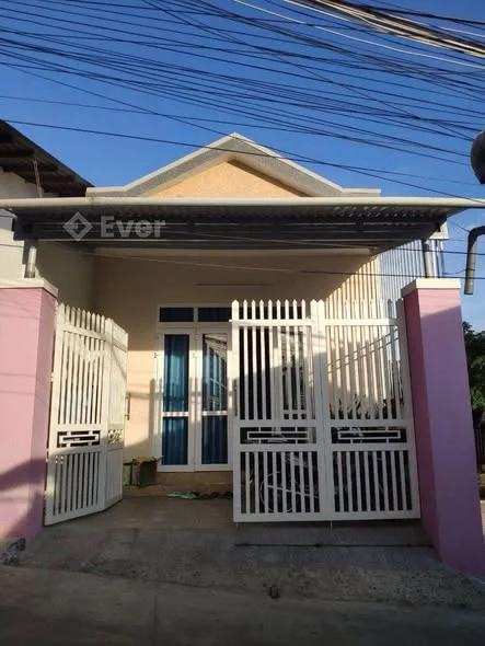 Bán Nhà Cấp 4 Mặt Tiền Kiệt Ô Tô Trần Phú . TP Huế giá 2 Tỷ 4 có thương lượn _DT : 76m2 ngang gần 5M