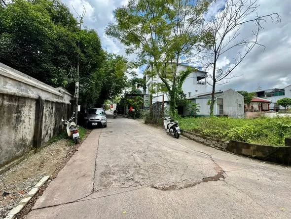 Góc 2 Mặt Tiền Thích Tịnh Khiết - Thuỷ Xuân - TP Huế
• Vị trí: cách mt Đồng Khởi , Đào Tấn chỉ 50m