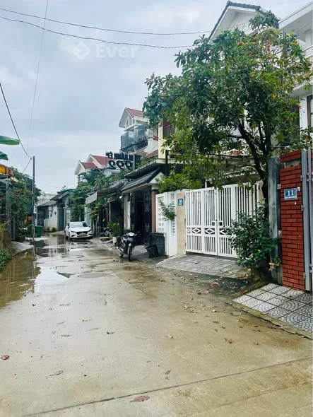 Cần b.án 70mv ngang 4,55m kiệt oto 18 Hoàng Quốc Việt. Khu trung tâm, tiện ích xung quanh đầy đủ, đi