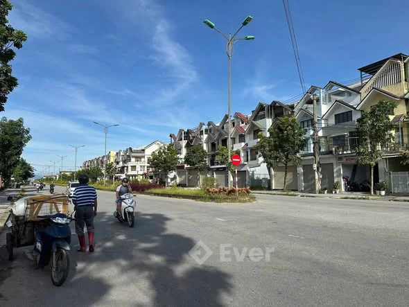 Đất kiệt Ô Tô Cạnh KQH Ngọc Anh. Giá rẻ. Cách đường Tỉnh Lộ 10 200m.