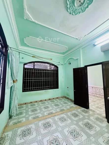 NHÀ 3 TẦNG ĐỔ 3 MÊ TRUNG TÂM THÀNH PHỐ .- Vị trí kiệt Phan Chu Trinh cách đường chính 50m