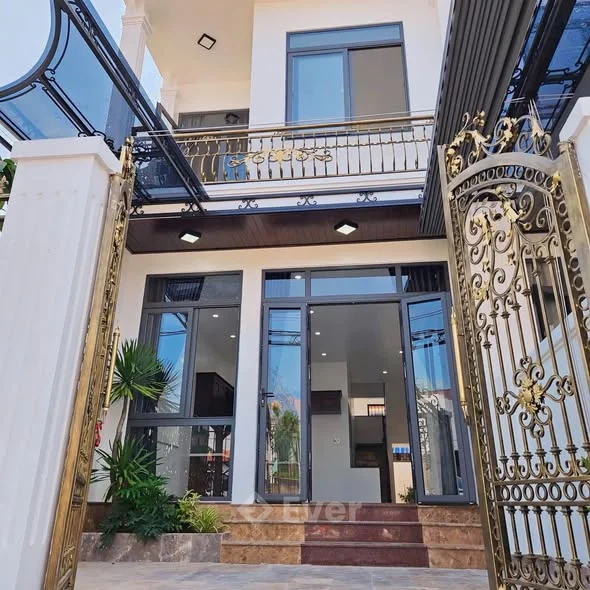 Cần bán căn nhà 2T Tây Trì Nhơn - P Phú Thượng - TP Huế • Vị trí: gần chợ Mai , đường Phạm Văn Đồng