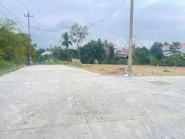 3 lô liền kề view Hồ Phùng Quán, giá chỉ 2,x tỷ - Vị trí: ngay ven hồ Phùng Quán, phường Thủy Dương