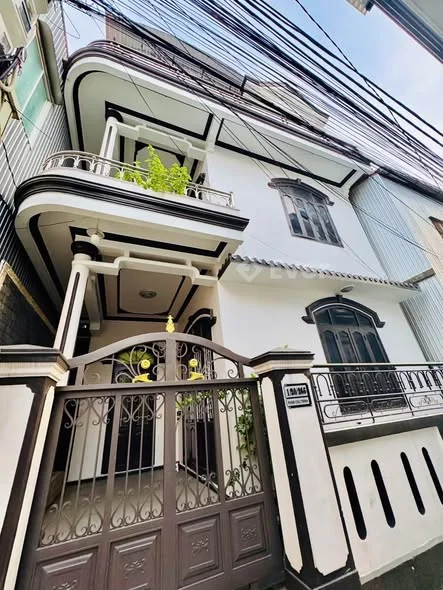 Nhà 3 tầng 3 phòng ngủ kiệt Phan chu Trinh cách đường chính 50m- 68m2 ngang 7m