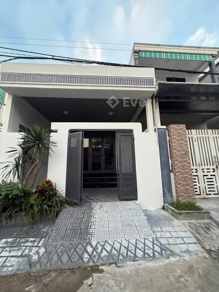 Nhà mặt tiền đường 7m oto tránh nhau sau lưng trường THCS Duy Tân,An Cựu, TP Huế Giá rẻ 2,6x tỷ