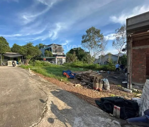 Đất Út Tịch Cách Bàu Vá 300M 1,X Tỷ An Cư Đầu Tư - Diện tích: 100m2 khổ ngang 8m đẹp