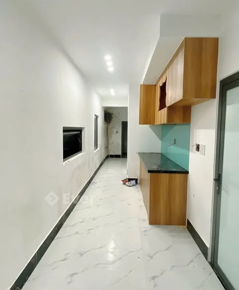 Nhà Vũ Ngọc Phan Thuỷ Xuân Đường Ô Tô 1,X Tỷ - Diện tích: 70m² - Công năng: sân xe, phòng khách bếp