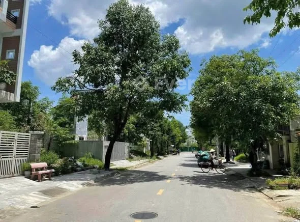 Mặt tiền đường Phạm Văn Thanh, KQH Đông Nam Thuỷ An, Tp.Huế giá chỉ 4 tỷ - DT: 108,8m2