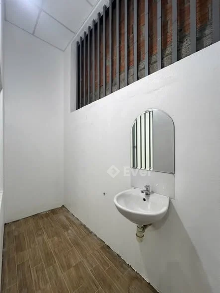 NHÀ KIỆT Ô TÔ 109 LÊ NGÔ CÁT – GIÁ CHỈ 2ty2XX TỶ