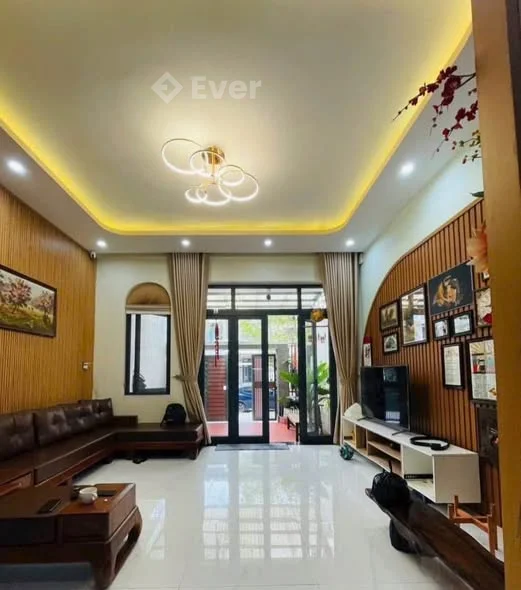 Nhà 3 Tầng Mặt Tiền Lê Gia Đỉnh - Đường 17M - KQH Bàu Vá - Diện tích: 91m2 ngang 5m - Hướng Tây Nam