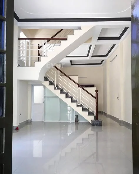 Nhà 2 tầng Kiệt Oto gần 5m Đường NGUYỄN HUỆ - ngay TTTP HUẾ - Chỉ 3,xx tỷ