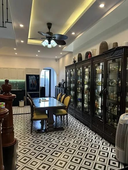 Nhà Mặt Tiền Đường 19.5m KQH Hoàng Quốc Việt Nội Thất Nhập khẩu Dt:95m ngang 5m Vị trí Trung Tâm,C