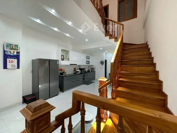 Chủ cần bán nhanh nhà 3 tầng mặt tiền Đặng Huy Trứ, phường Thuận Hóa, TTTP Huế ( Đã hoàn công)