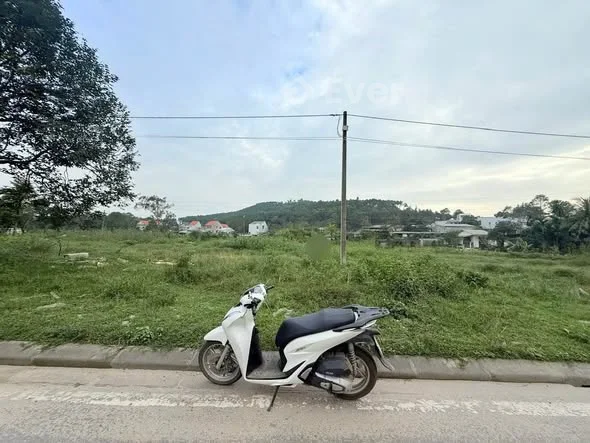 Đất mặt tiền 375m2 Võ Văn Kiệt, Huế giá rẻ chỉ 26,xtr/m2 ______- Diện tích: 375m2 (15x25)