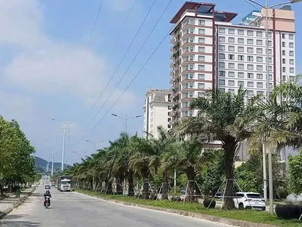 Bán nhà 3 tầng , mặt tiền KD Võ Chí Công - Full nội thất . Chỉ 3.x tỷ-