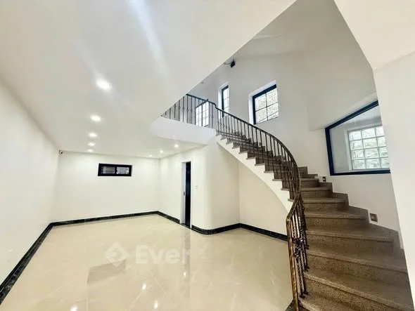 Bán toà Nhà 04 Tầng 03 Mặt Tiền Duy Tân đã Hoàn công sổ Hồng Trung tâm Của TP Huế