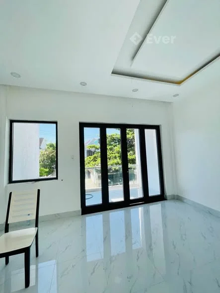 Bán nhà 2 tầng mặt tiền Bùi Thị Xuân, Huế Diện tích: 136m2