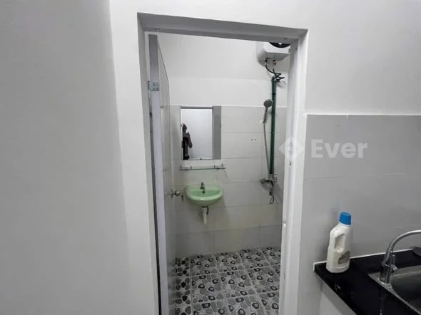 bán nhà giấy tay Ngự Bình thông Hồ Đắc Di, Diện tích 40m, ngang 3m ngay trung tâm thành phố