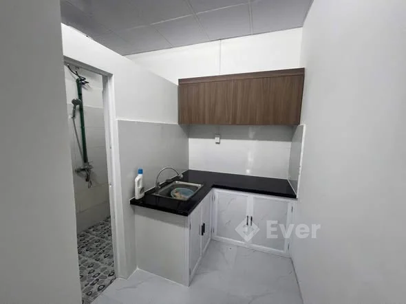 bán nhà giấy tay Ngự Bình thông Hồ Đắc Di, Diện tích 40m, ngang 3m ngay trung tâm thành phố