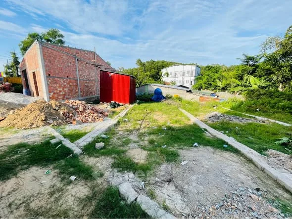 Mặt tiền Phùng Lưu còn 1 lô duy nhất 94m2 ngang hơn 5m giá 2 Tỷ ( lưu chủ )