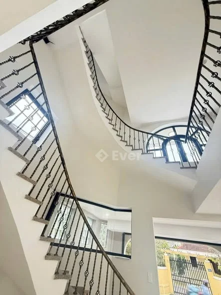 Bán Nhà 4 Tầng Vị Trí Trung Tâm - 2 Mặt Tiền Duy Tân. Gần Chợ Trần Phú, P. Thuận Hoá - TP Huế