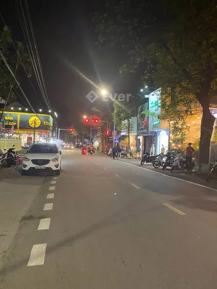 Mặt tiền kinh doanh đường Đinh Tiên Hoàng, trung tâm Nội Thành, TP Huế