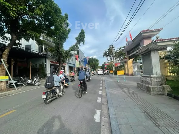 Mặt tiền kinh doanh đường Đinh Tiên Hoàng, trung tâm Nội Thành, TP Huế