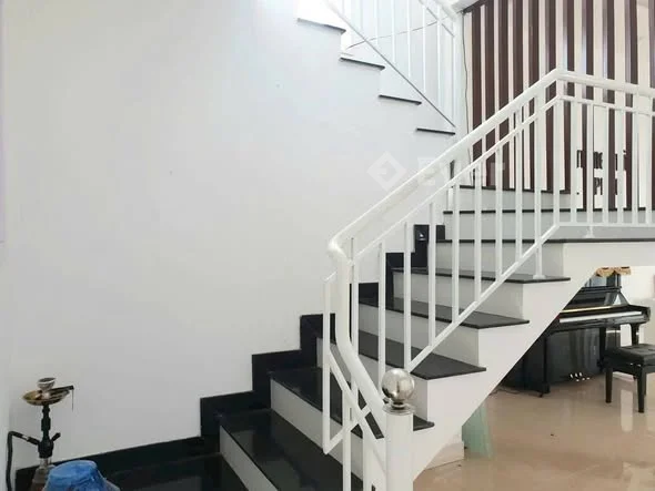 NHÀ 2,5 TẦNG LÊ THÁNH TÔN - NỘI THÀNH -----------------Chính chủ cần bá.n căn nhà 2,5 tầng