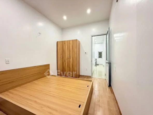 Nhà mặt phố Vũ Chí Thắng - Kinh doanh đa dạng