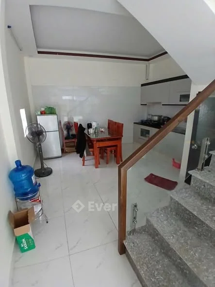 Lời chào đến mọi người!Cho thuê nhà Phúc Hải, Đa Phúc42m2, 3 tầng, 2 ngủ, 2 wc, bán ghế sofa