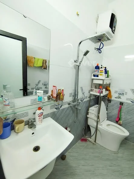 Chính chủ bán nhà ngõ 379 Miếu Hai Xã. Diện tích trên bìa 68m2, thực tế sử dụng riêng 42m2. - 2,85 tỷ - 68m²