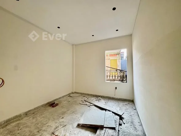 Bán nhà xây mới 4 tầng – Ngõ 152 Hồ Sen• Diện tích: 77m²