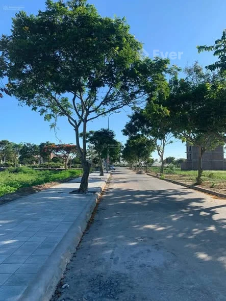 CHÍNH CHỦ CẦN BÁN ĐẤT ANH DŨNG 6 - DƯƠNG KINH NEW CITY.
Diện tích 112,5m2. Mặt tiền: 7,5m
Đường rộng