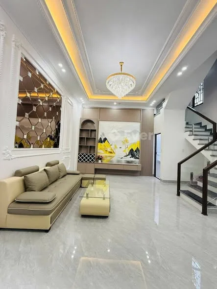 Nhà đẹp 3 tầng ngõ đẹp phố Nguyễn Công Trứ - Diện tích 42 m2 x 3 tầng độc lập xây kiên cố chắc chắn