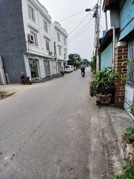 Cho thuê nhà Phúc Hải, Đa Phúc42m2, 3 tầng, 2 ngủ, 2 wc, bán ghế sofa