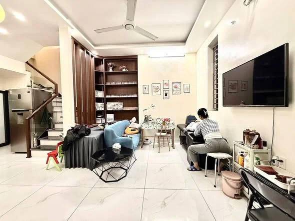 Bán nhà 4 tầng, lô góc, mặt ngõ thông Phố Tôn Đức Thắng